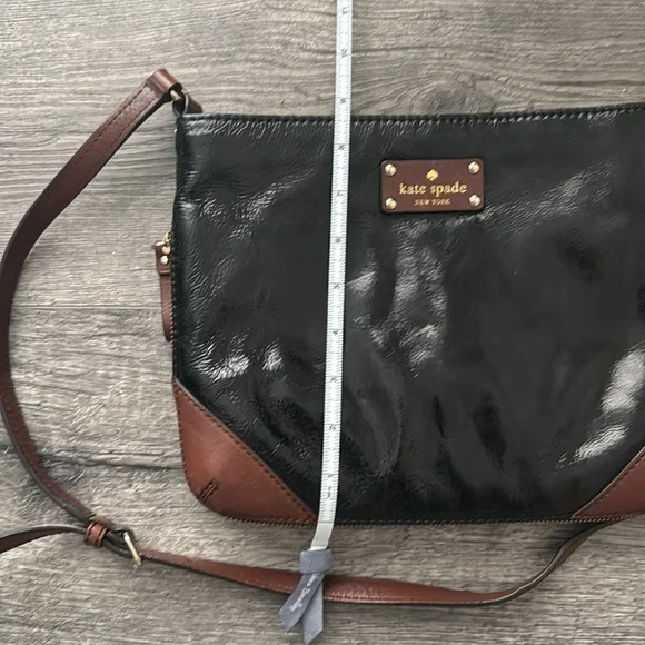KATE SPADE Black Patent Leather w/Brown Leather Cross-Body Strap Shoulder Bag - Picture 7 of 7